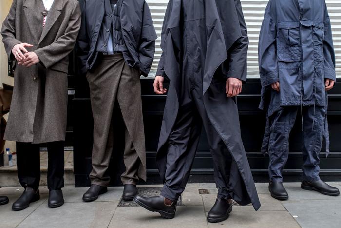 疫情下移师线上的伦敦时装周能激起水花吗？