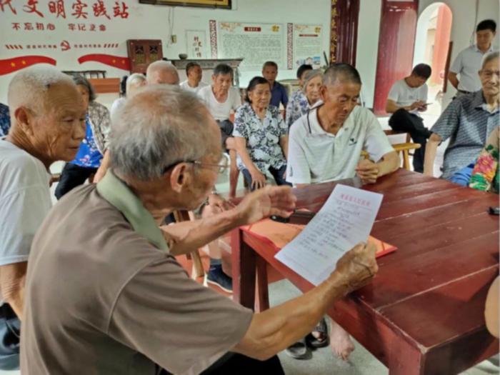 【出彩市县】疾风骤雨中的"爱心护考"