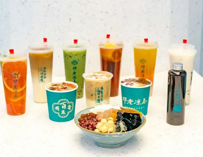 邓老凉茶新式饮品。图片来源：邓老凉茶北京合生汇微信公众号