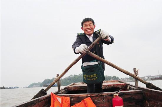 淮安唐真亚：一人双桨划出30万公里水上邮路