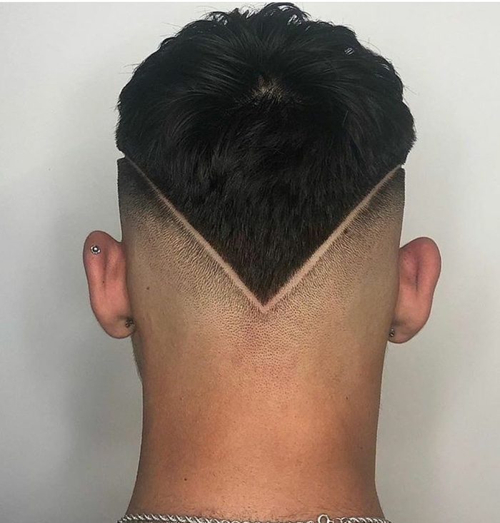 线条雕刻发型男生这样很帅