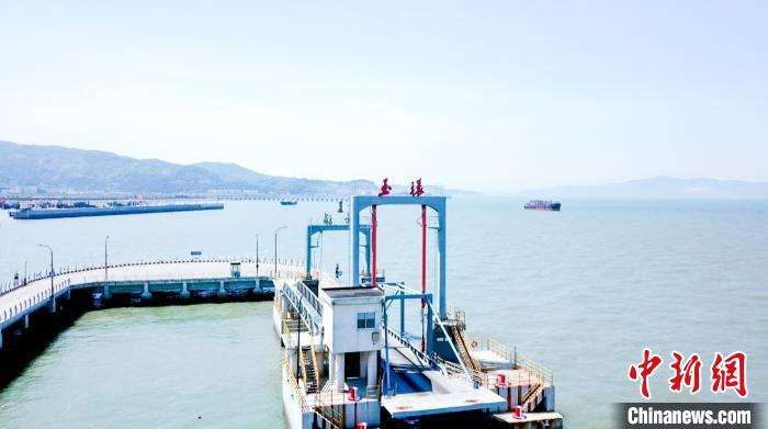     浙江台州大麦屿港　玉环市委宣传部供图　摄