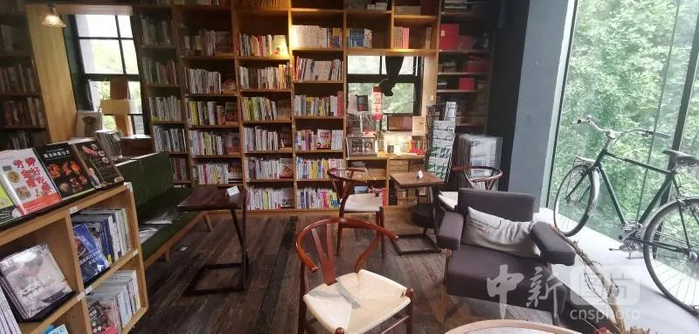图为衡山坊书店内景 中新社 潘索菲 摄