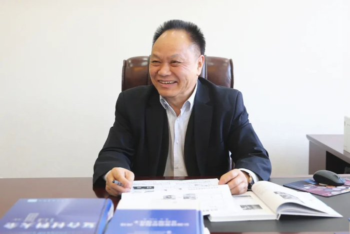 蹇锡高近照  吴琳摄