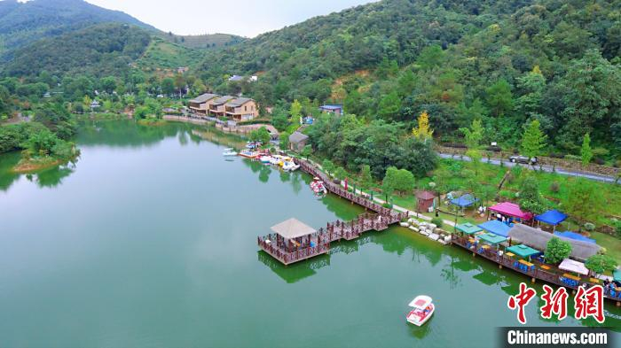 驾云山森林景区 何伟卫 摄