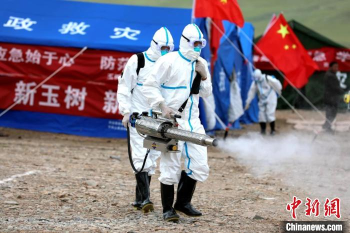 图为进行现场消毒。青海省应急厅供图