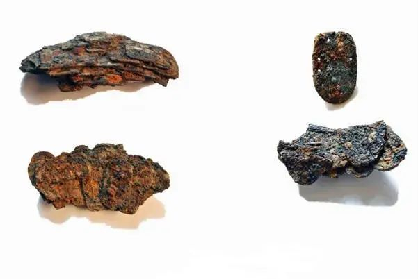 二号墓出土铠甲残片