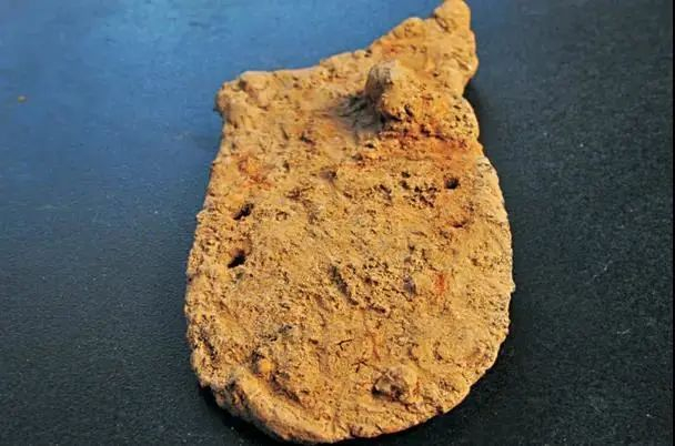 二号墓出土铠甲残片