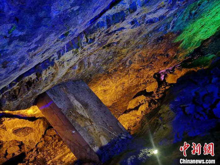 浙江丽水遂昌金矿，采取“植被恢复、废弃地治理、清污分流、公益林保护”等针对措施，把矿区变成景区。　范宇斌 摄