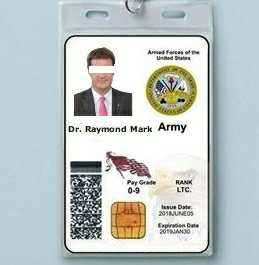 图说：骗子证明自己军官身份的证件照。宝山公安分局供图