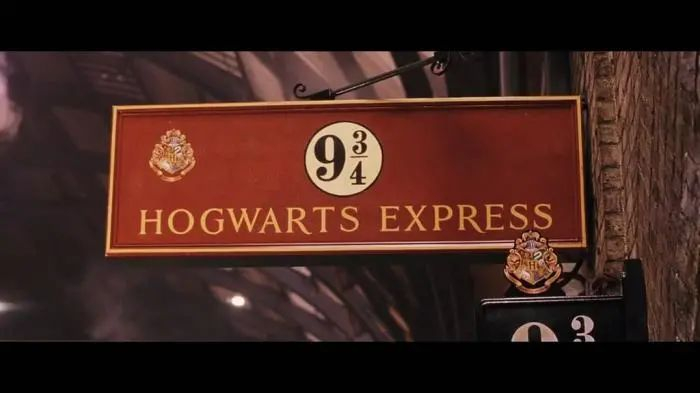 电影《哈利·波特与魔法石》截图。