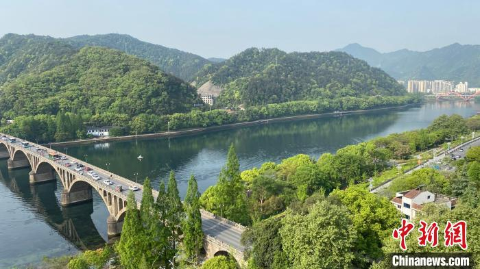 钱塘江流域上游新安江段。　钱晨菲 摄