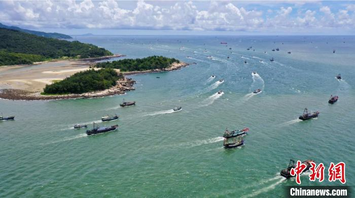 出海渔船千帆竞发。阳江市海陵岛 供图