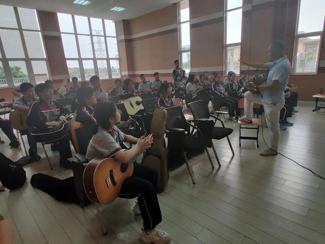 南京全封闭寄宿制新贵学校，它排第一