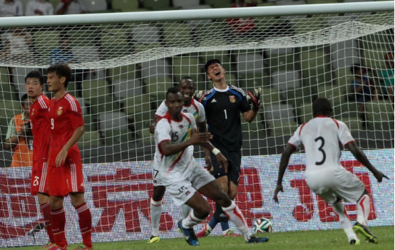 2014年6月，国足1：3输给马里队。