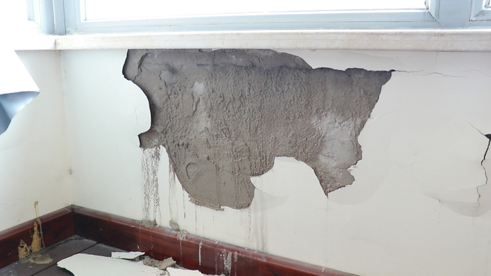 像王女士家这样的情况，在熙湖小区里并不少见。视频截图