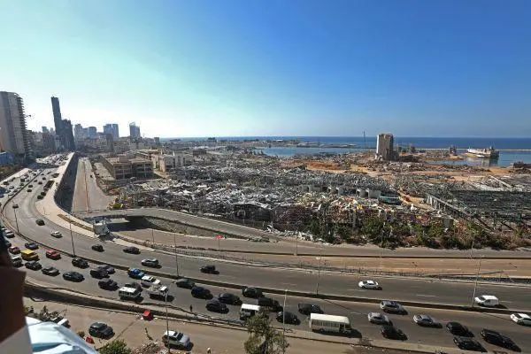  8月17日，仍在清理中的黎巴嫩首都贝鲁特港口区&nbsp;图据新华社