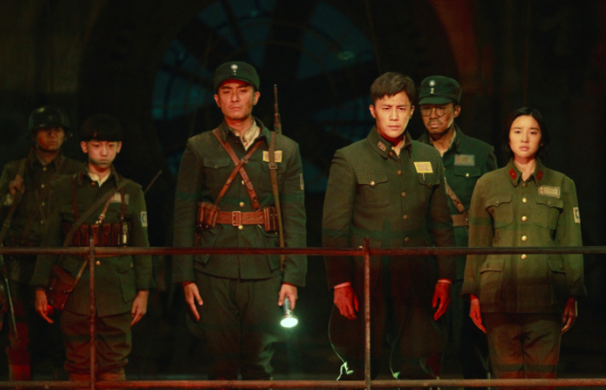 ▲严阵以待，壮士整装待发誓死守卫四行仓库。