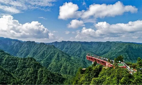 大风堡玻璃廊桥 图：石柱县委宣传部