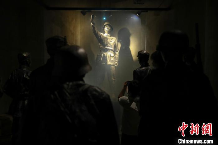 谢晋元率领将士在四行仓库死守4日。　张亨伟 摄