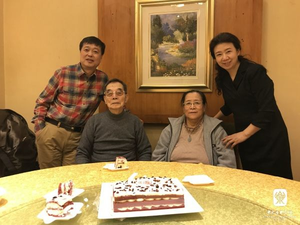  2018年生日，与关门弟子，黄枕宇老师一家合影