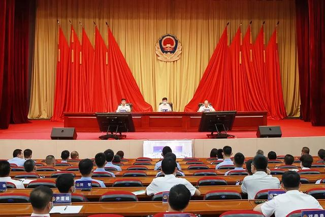 哈尔滨市公安局教育整顿警示教育大会