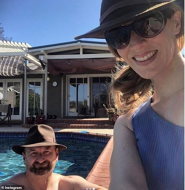  马夏尔（左）在社交网站上批驳迈耶对夏洛特的指控，称这是对她未婚妻夏洛特·柯克的亵渎。马夏尔与夏洛特合影出自夏洛特的社交网站