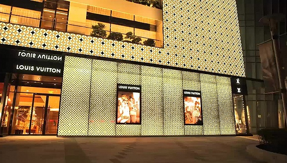 LV上海恒隆店 图片来源：LV官网