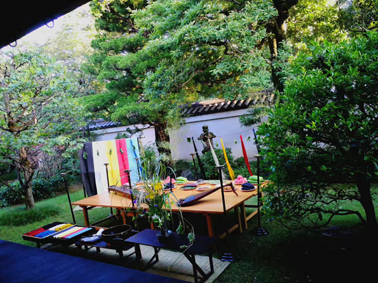 　　京都冷泉家七夕供奉的“星之座”祭坛 毕雪飞/摄