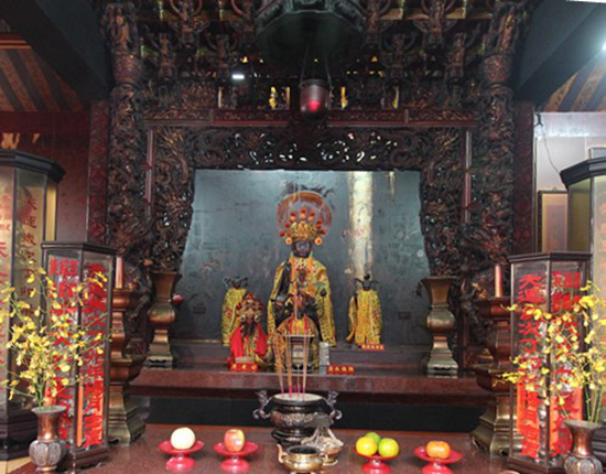 　　开隆宫主祀的七娘妈神像 叶涛/摄