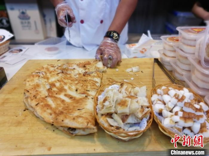 田庄台镇非遗小吃。　李晛 摄