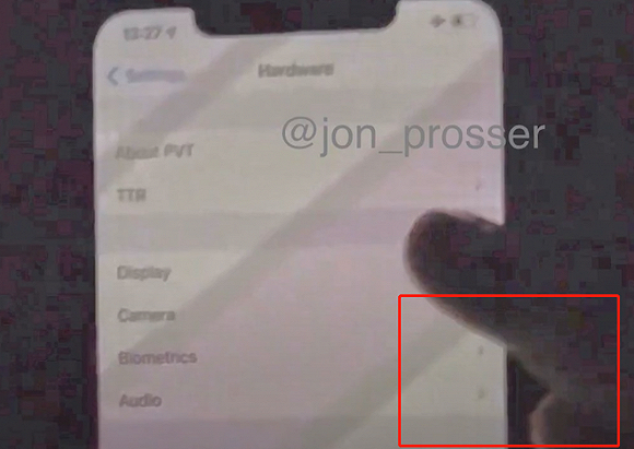 ▲iPhone 12 Pro Max PVT机型的边框展示