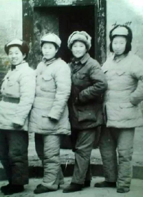 参加中原突围的四名女兵