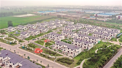  灌南县百禄镇南房村新型农村社区。 董 奇摄