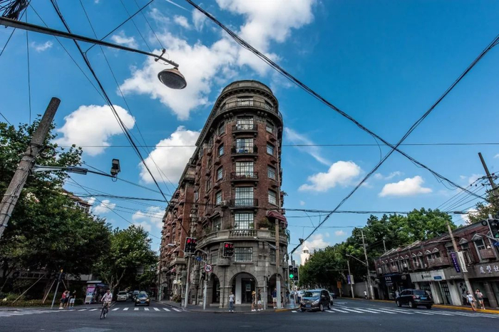 夏天的武康大楼 图片来自网络