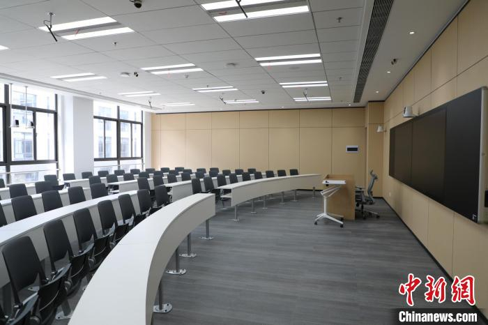 图为，国家网络安全学院教学楼 徐金波 摄