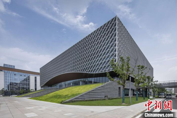 图为，国家网络安全学院内建筑 黄金 摄