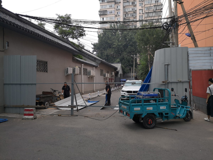 本周三，明光村社区内的道路围挡全部拆除