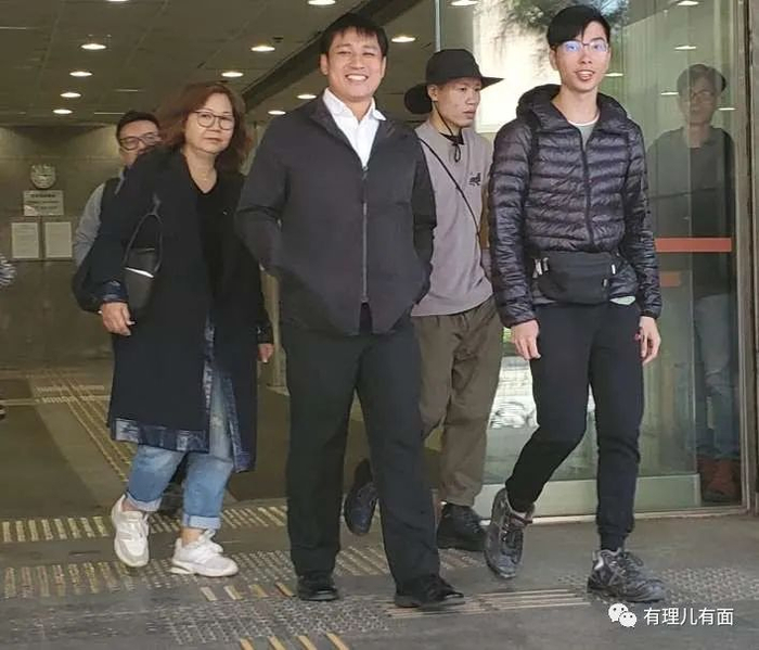 邓棨然（左前）、郑子豪（右前）