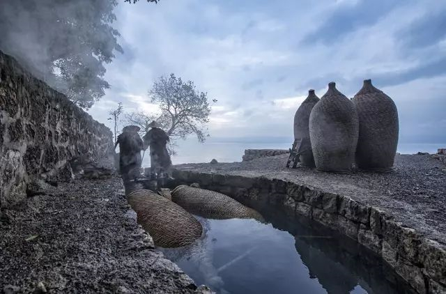 车水捕鱼 图源：“玉溪发布”微信公众号