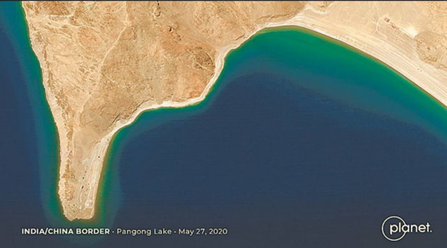 班公湖中印实际控制线附近的卫星照片