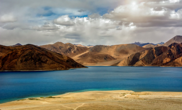  班公湖的美丽风景