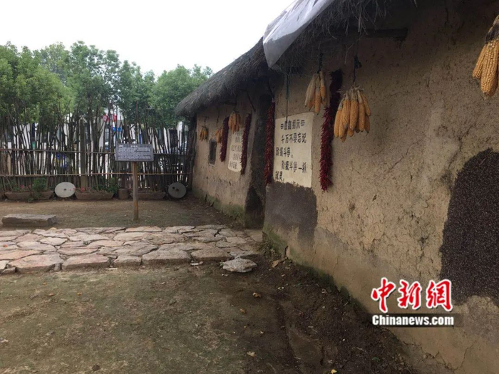 　　这是建于1973年的当年农家。吴兰/摄