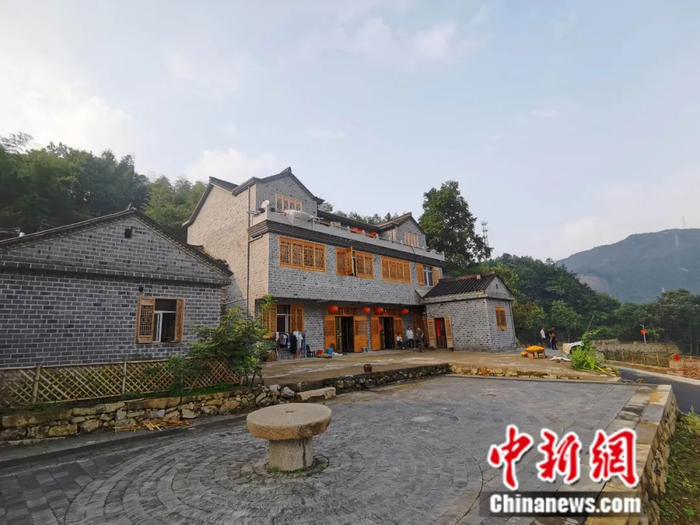 　　大湾村民宿外景。张俊/摄
