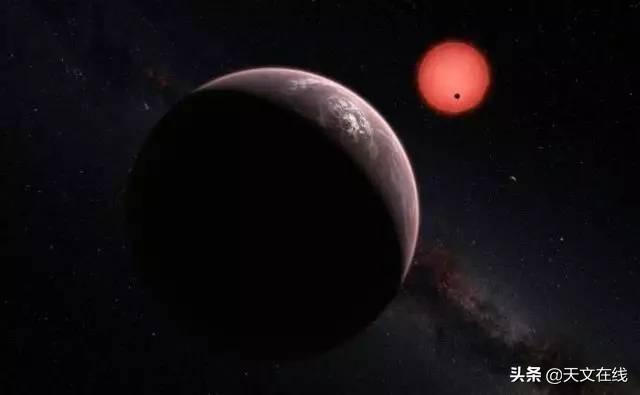 天文学家发现了一颗伴有三个红太阳的奇特的岩石系外行星