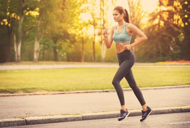 怎么跑步减肥，燃脂效果最高？从慢跑过渡到间歇跑