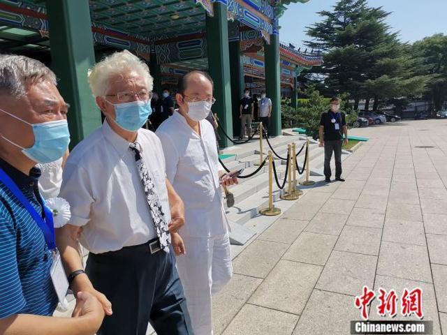 “中国荧屏第一人”沈力追悼会举行 众多央视主持人送别