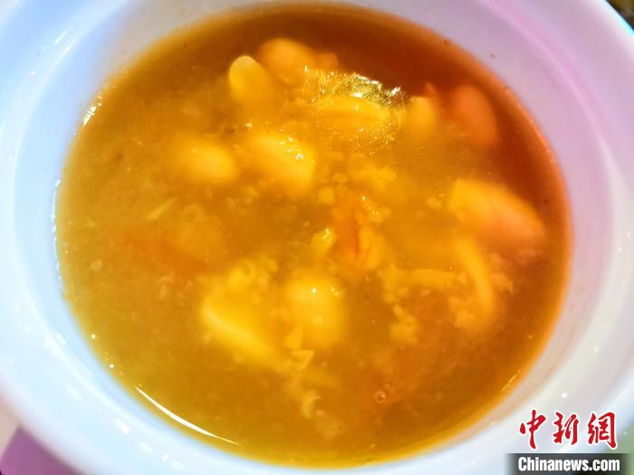 台山家乡风味的酸梅粥 李晓春 摄