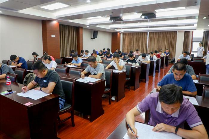 在赛中学 在学中赛 ——镇江交通系统举办安全生产与劳动保护知识竞赛笔试选拔赛