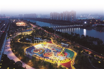  南京秦淮新河滨河公园。 赵亚玲摄